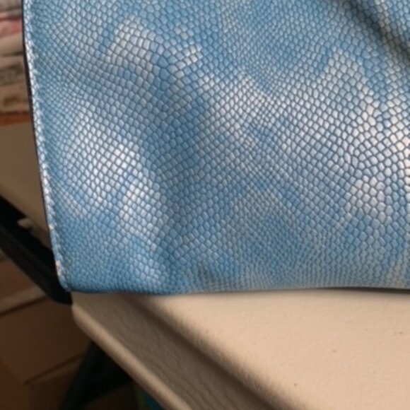 10. RARE VINTAGE Guess Grayson Blue Snakeskin Satchel - Picture 12 of 13